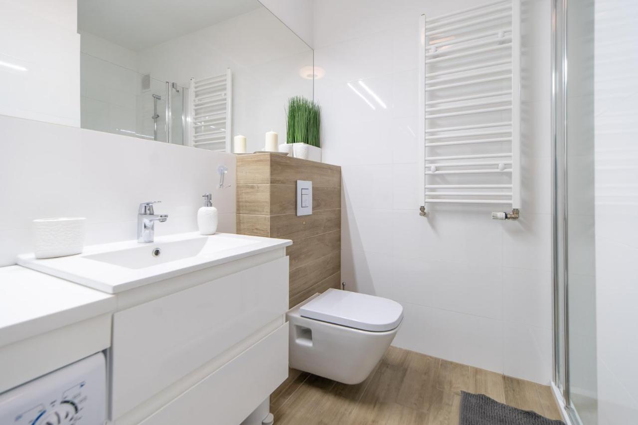 Waterline Apartamenty Kolobrzeg Bagian luar foto