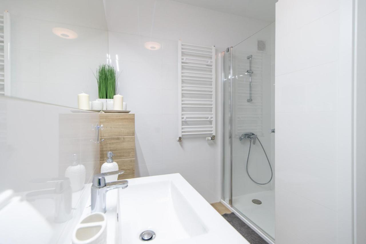 Waterline Apartamenty Kolobrzeg Bagian luar foto